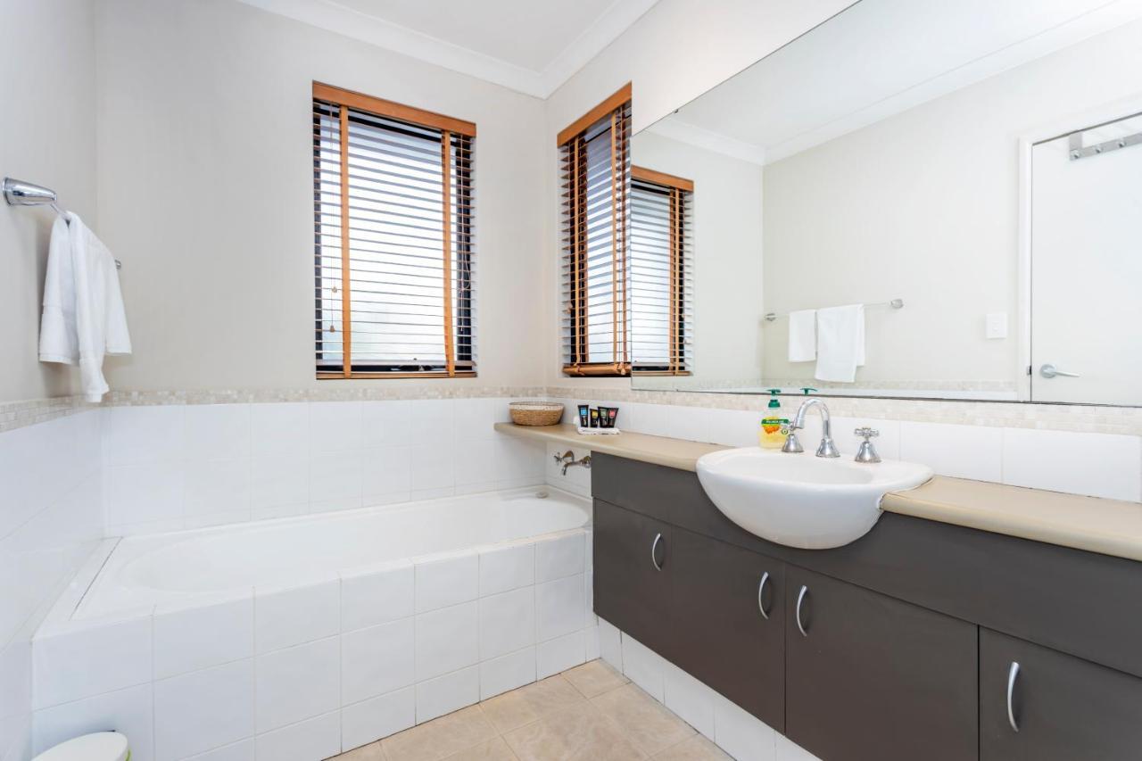 Coode Street Townhouse - Executive Escapes Villa Perth Exteriör bild